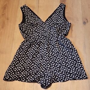 As U Wish Black And White Floral Romper Size Small
